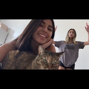 Meet your Posher, Steffany